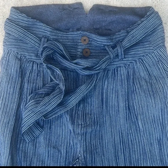 Free People Rumors Crop Navy Blue Strip Harem PaperBag Pants Women's Size 4 - Picture 3 of 9